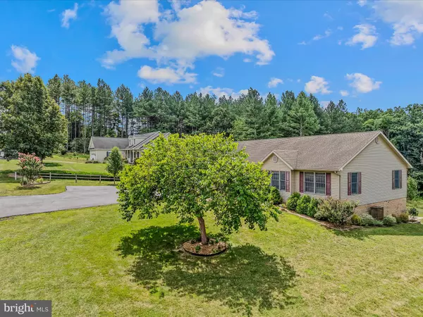 Berkeley Springs, WV 25411,81 FAIRVIEW OAKS LN