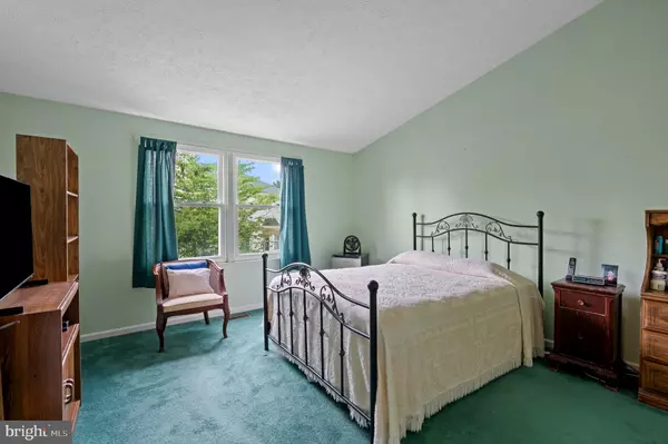 Fairfax, VA 22033,3711 SUMTER CT