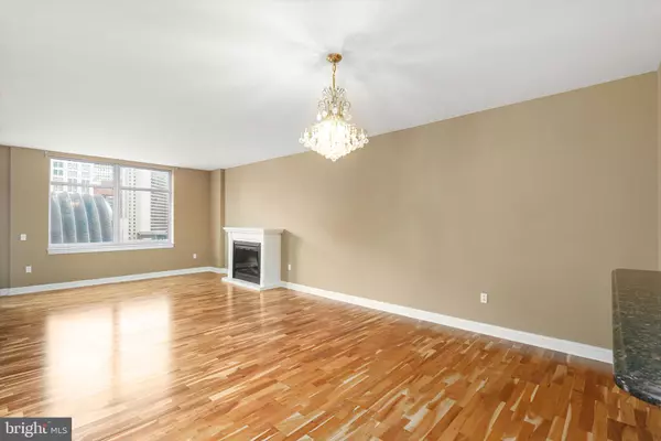 Philadelphia, PA 19146,440 S BROAD ST #1003