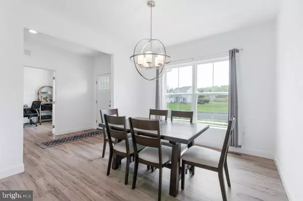 Reading, PA 19606,17 LADDERBACK LN