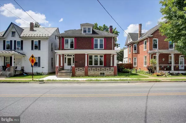 576 E KING STREET, Chambersburg, PA 17201