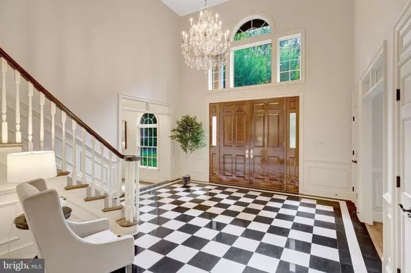 Mclean, VA 22102,8014 GREENWICH WOODS DR