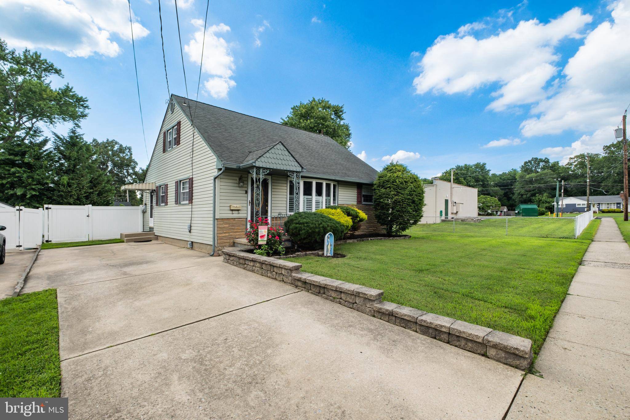 West Deptford, NJ 08096,1185 LAWNTON AVE