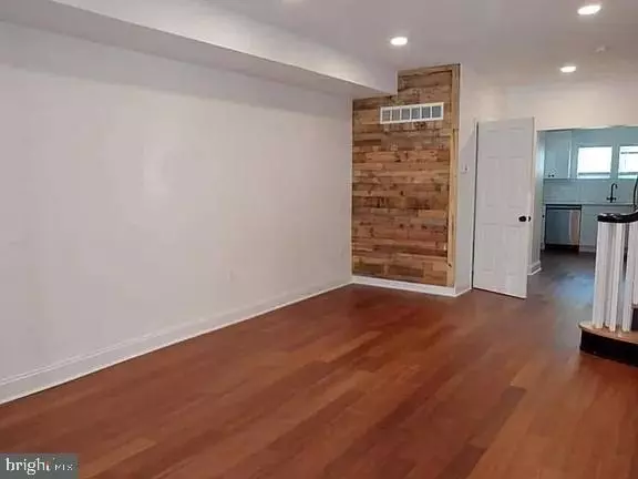 Philadelphia, PA 19148,2215 S MILDRED ST