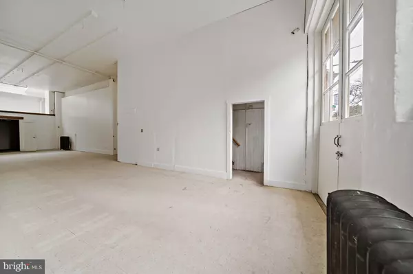 Philadelphia, PA 19125,438 E GIRARD AVE