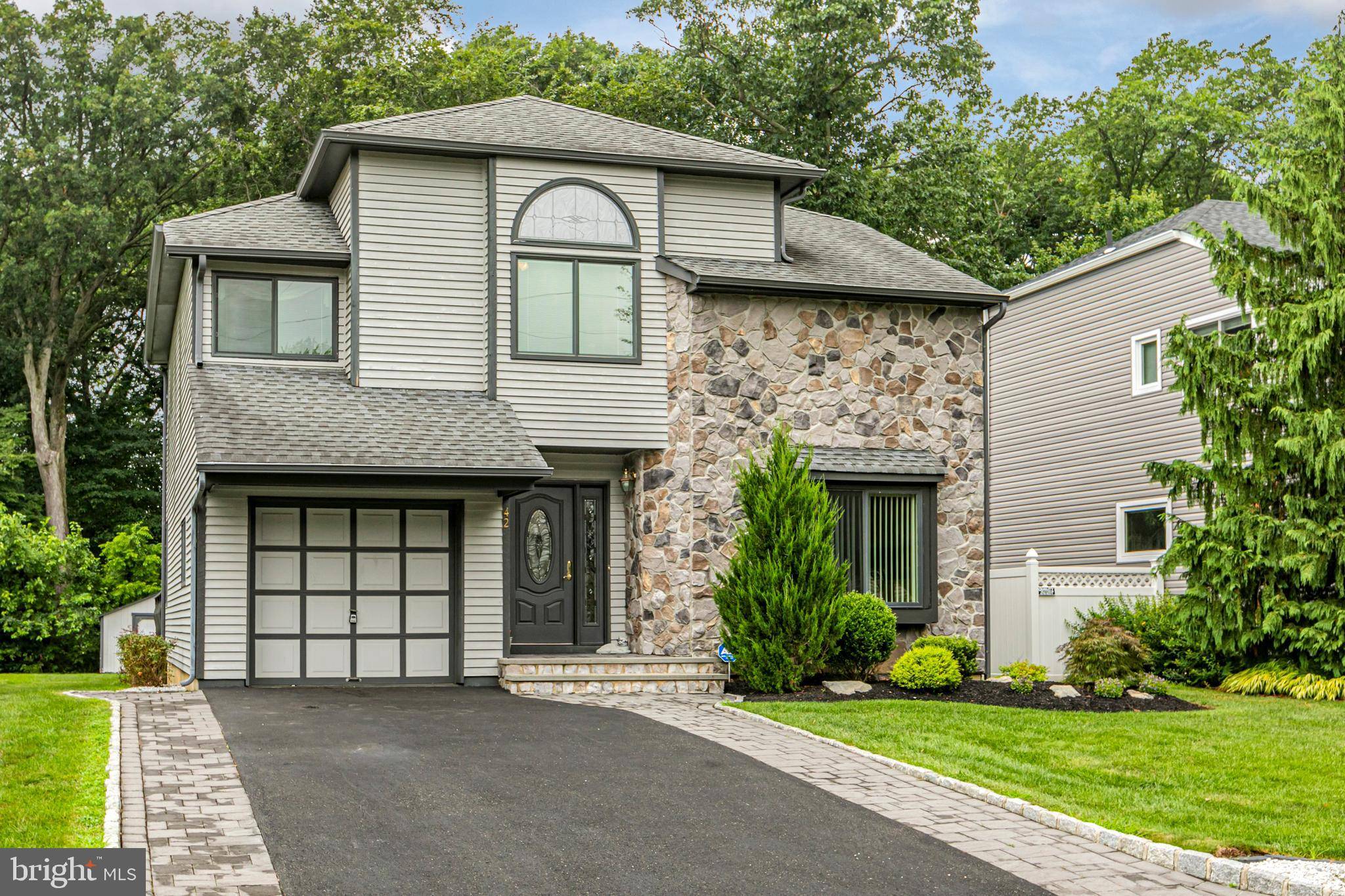 Matawan, NJ 07747,42 CHERRY CREEK DR