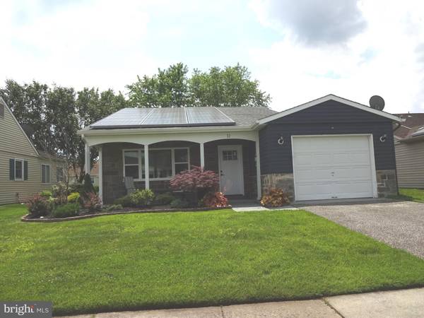 12 YORKSHIRE WAY, Southampton, NJ 08088
