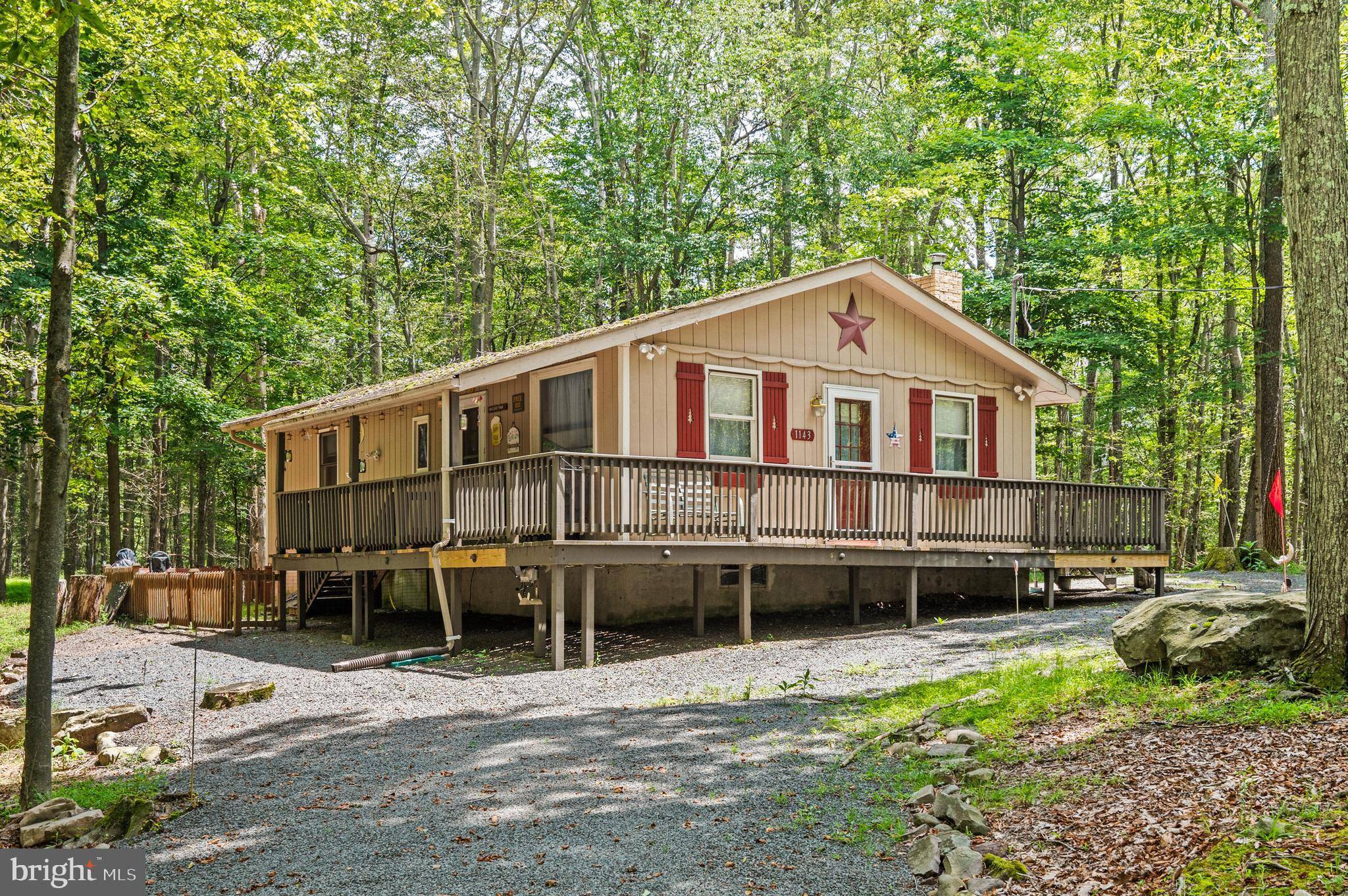1143 RANGER TRL, Pocono Lake, PA 18347