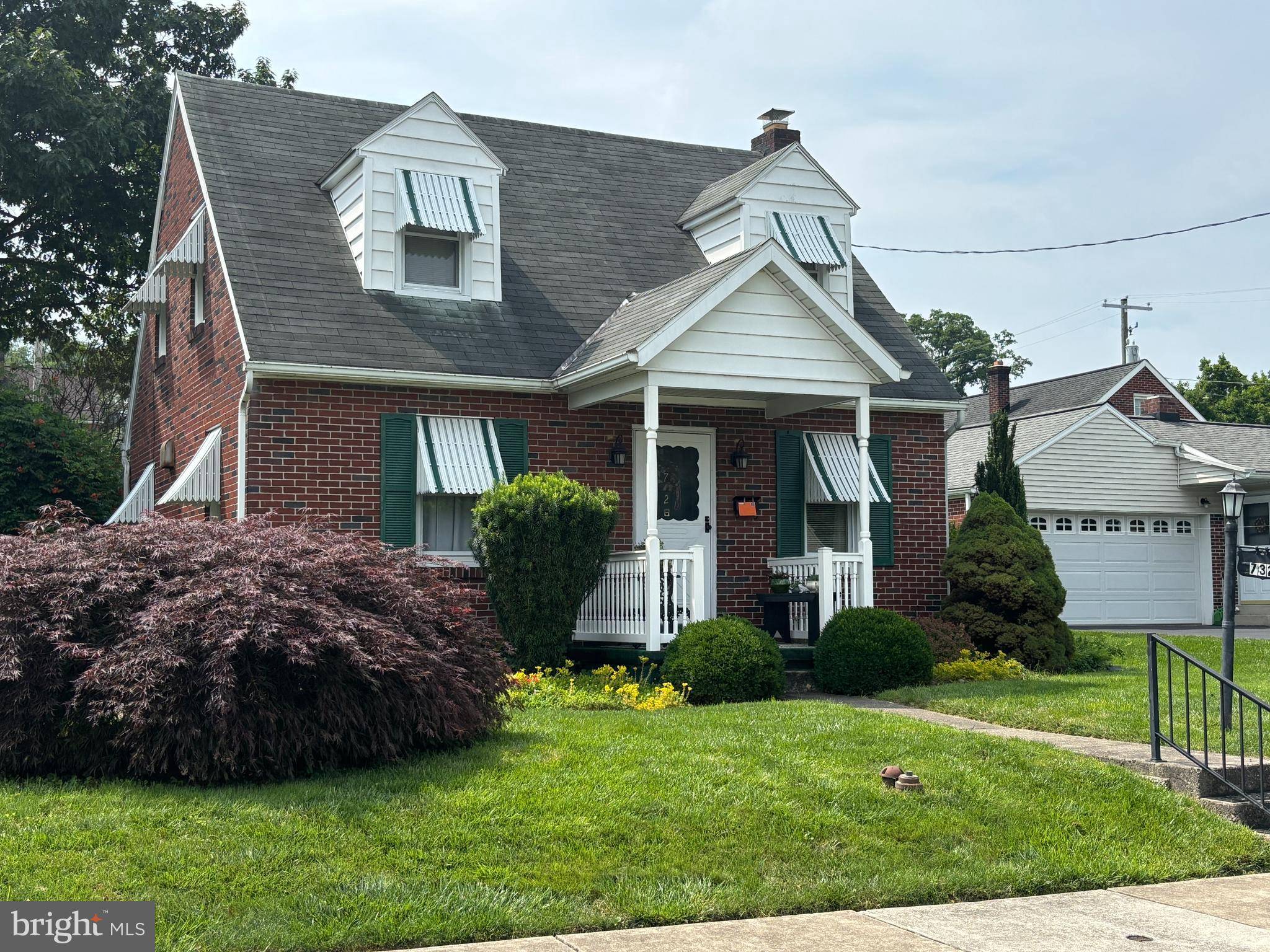 Ephrata, PA 17522,732 CENTER AVE