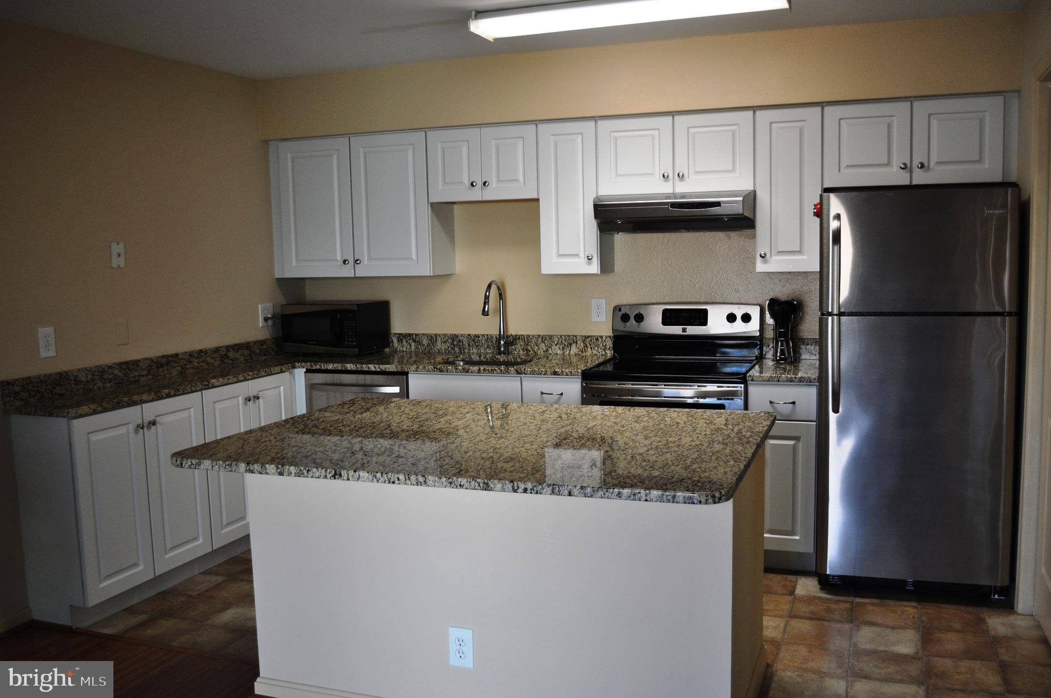 Alexandria, VA 22302,3306 WYNDHAM CIR #331
