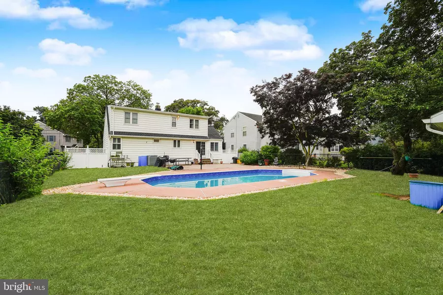 45 KENWOOD TER, Hamilton, NJ 08610