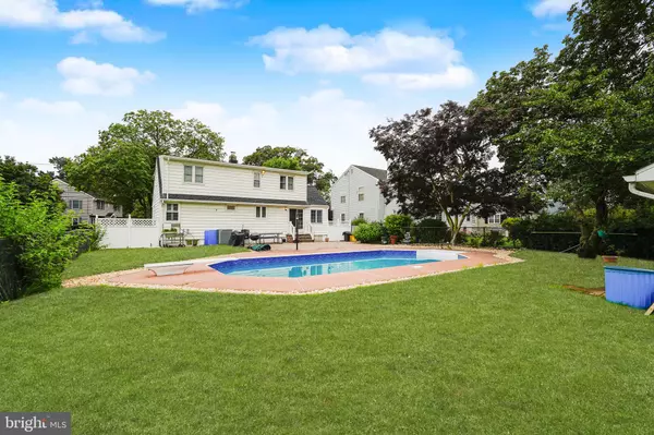 45 KENWOOD TER, Hamilton, NJ 08610