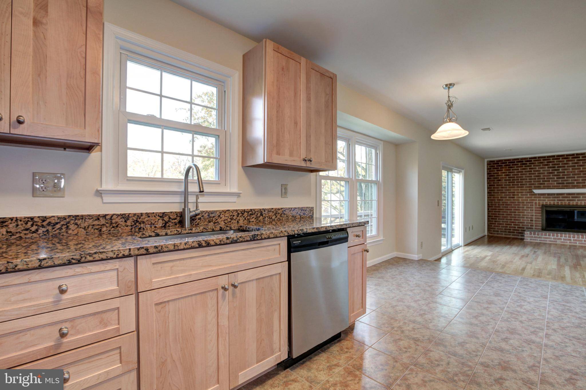 Kensington, MD 20895,6 CAMPBELL CT