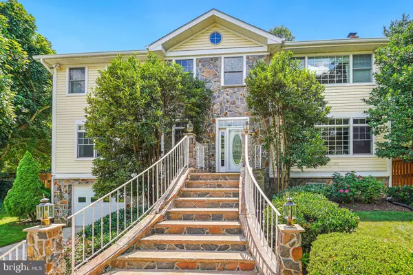 8101 HAWTHORNE RD, Bethesda, MD 20817