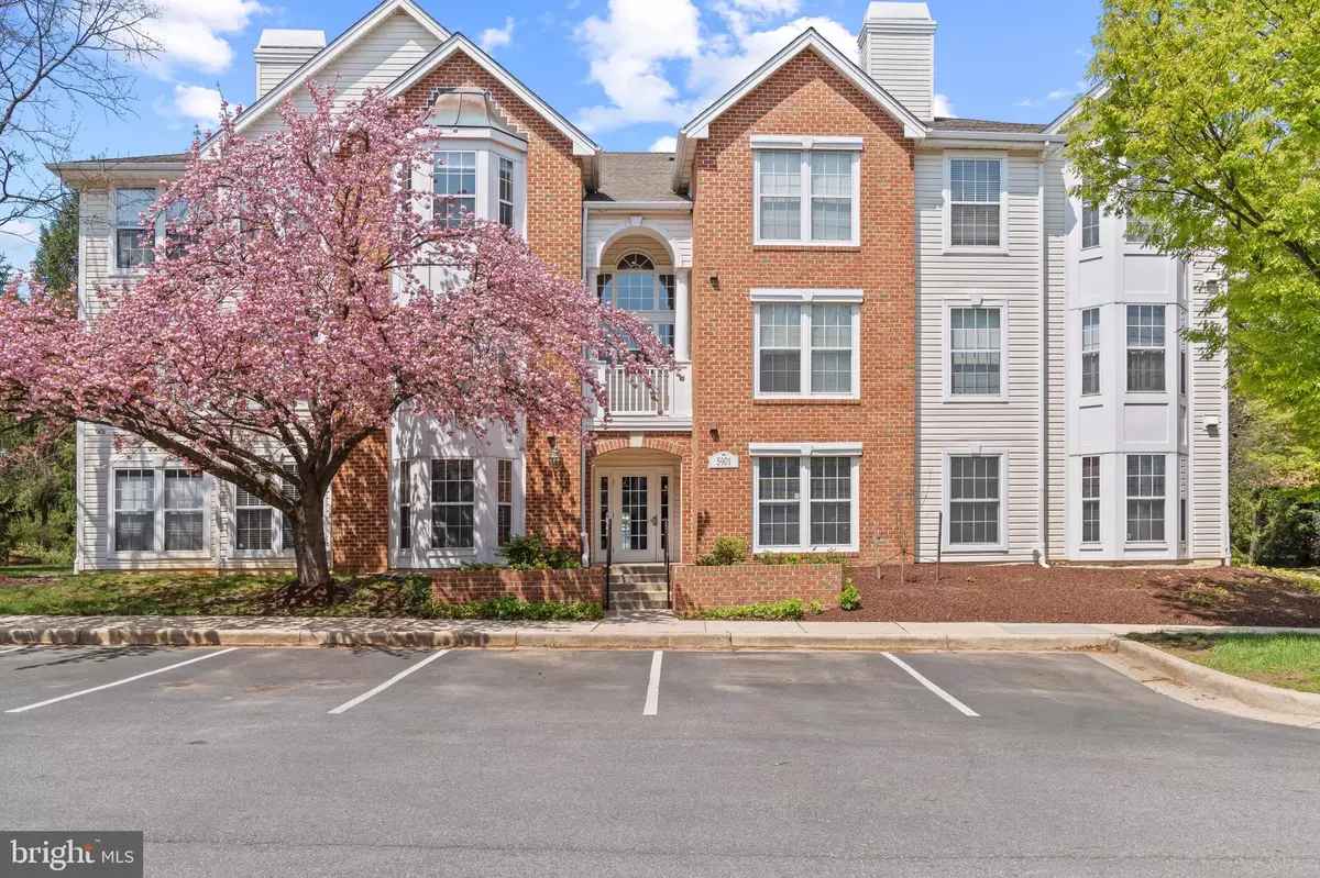 Columbia, MD 21045,5901 MILLRACE CT #H-103