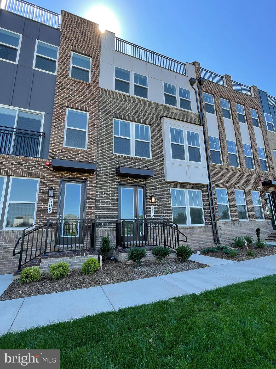 Gaithersburg, MD 20878,313 SALINGER PL