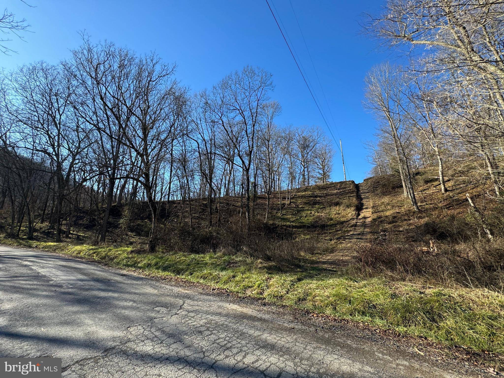 MAGNOLIA RD, Great Cacapon, WV 25422