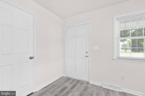 Colonial Beach, VA 22443,333 SANTA MARIA AVE