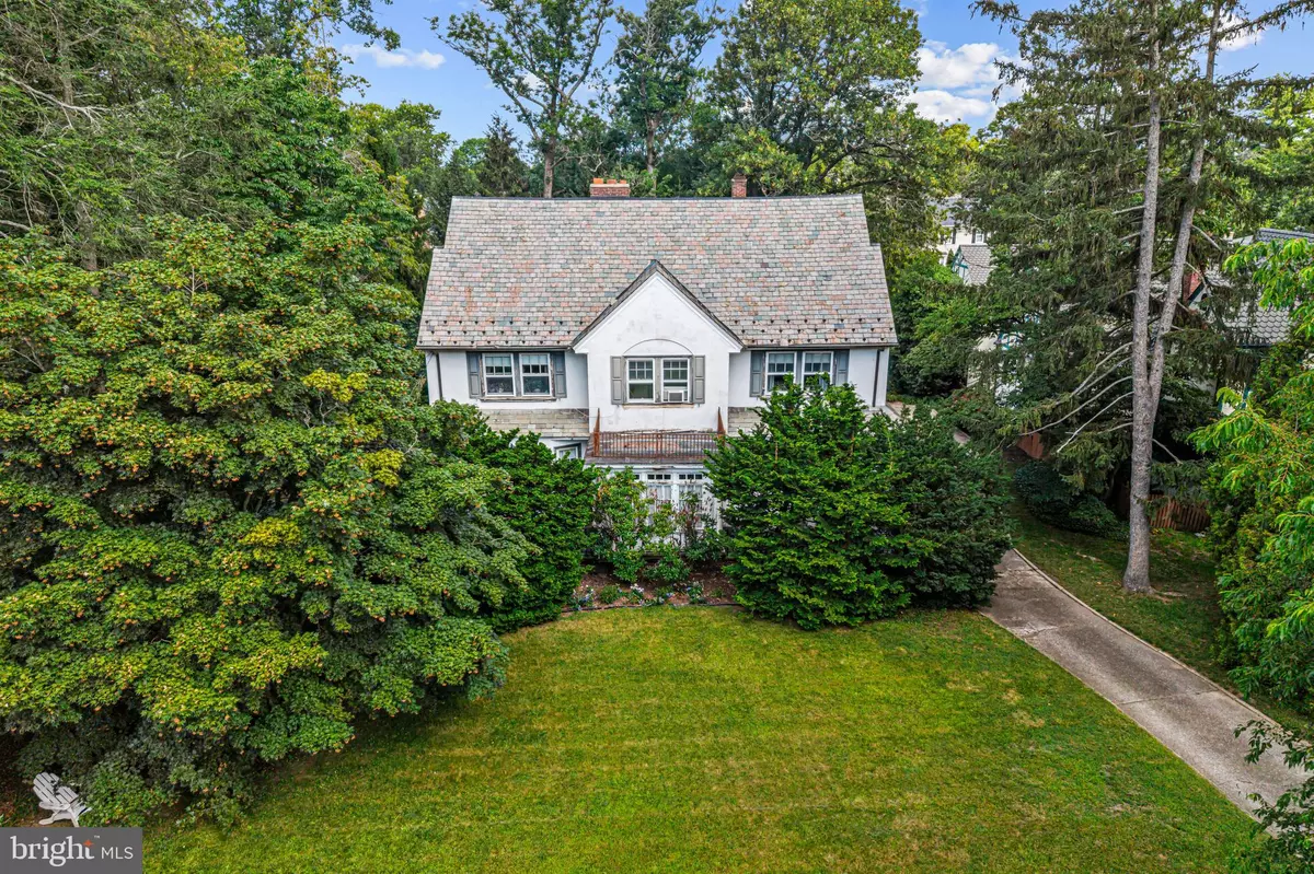 Audubon, NJ 08106,233 E KINGS HWY