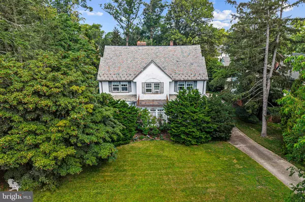 233 E KINGS HWY, Audubon, NJ 08106