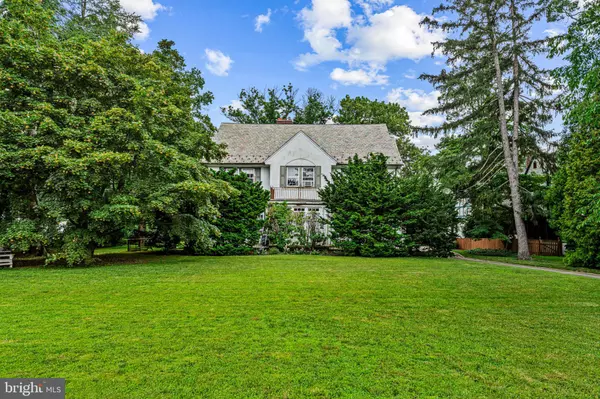 Audubon, NJ 08106,233 E KINGS HWY