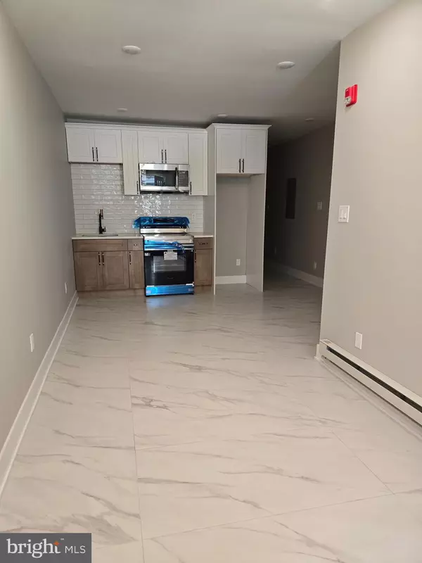 Philadelphia, PA 19141,1418 W GRANGE AVE