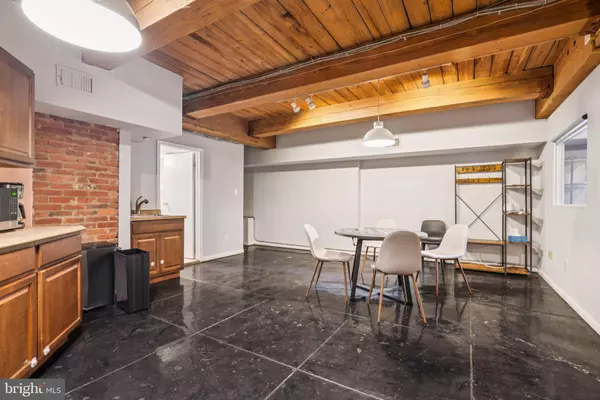 Philadelphia, PA 19106,115-19 CUTHBERT ST #B