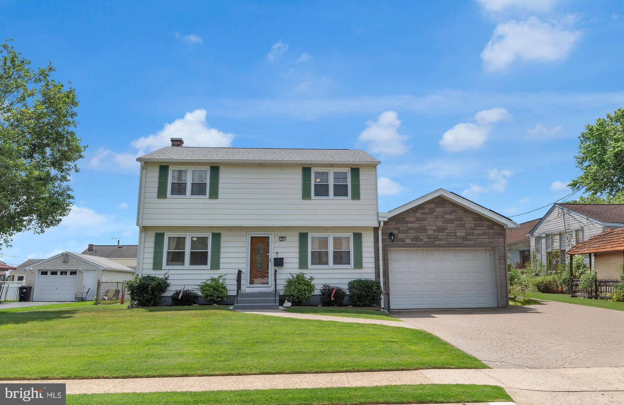 15 BOLTON RD, Hamilton, NJ 08610