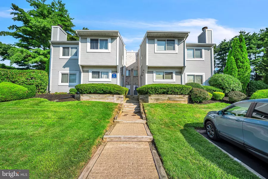 3 HILLCROFT WAY, Newtown, PA 18940