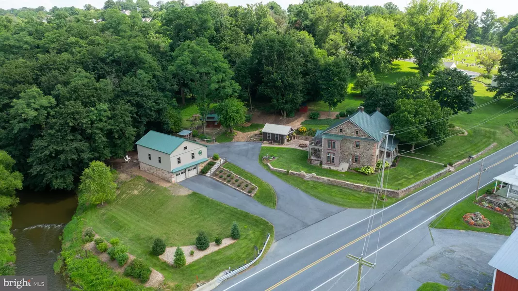 335 N CLAY RD, Lititz, PA 17543