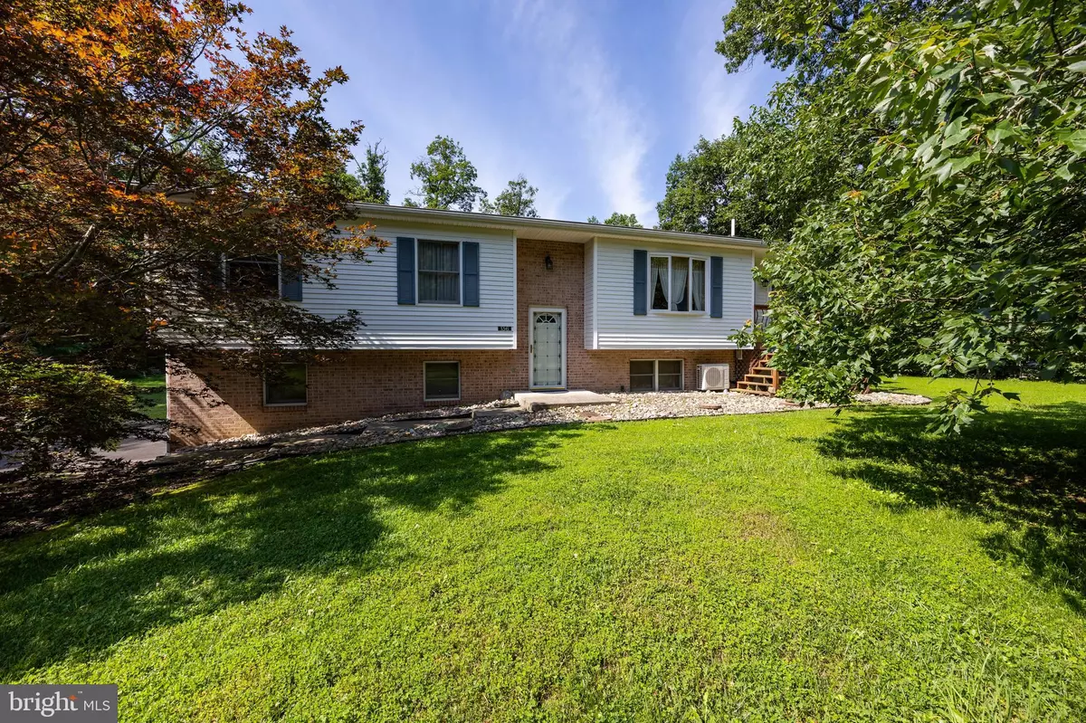 Hedgesville, WV 25427,136 TUPELO DR
