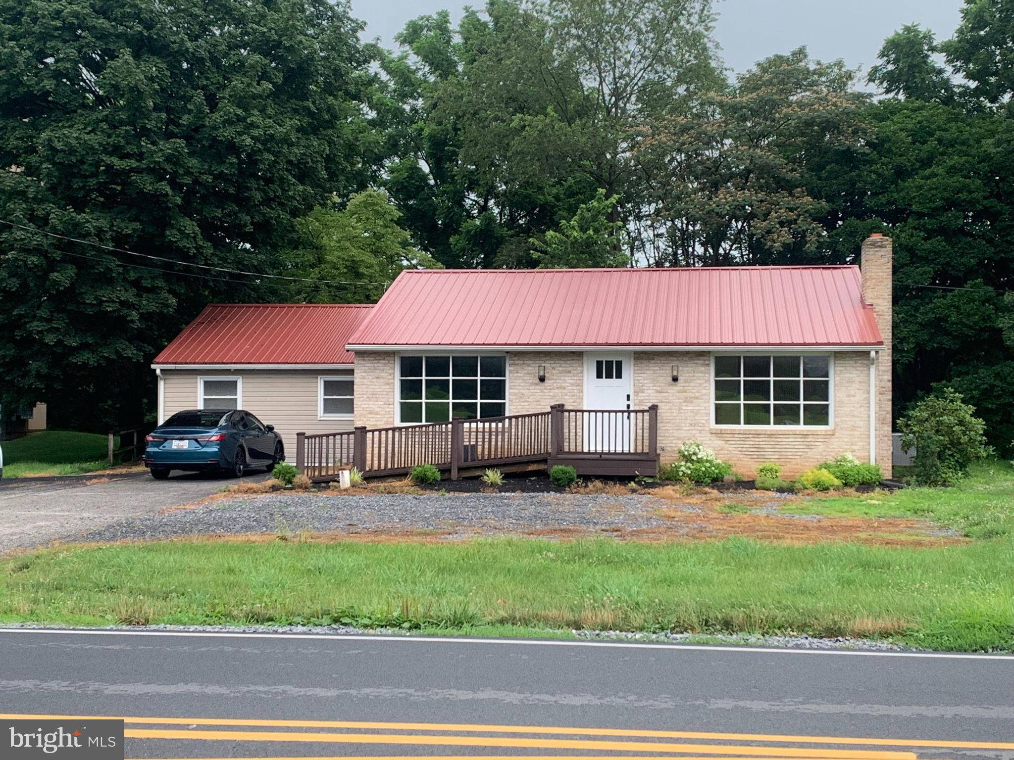 390 ALEXANDER SPRING RD, Carlisle, PA 17015