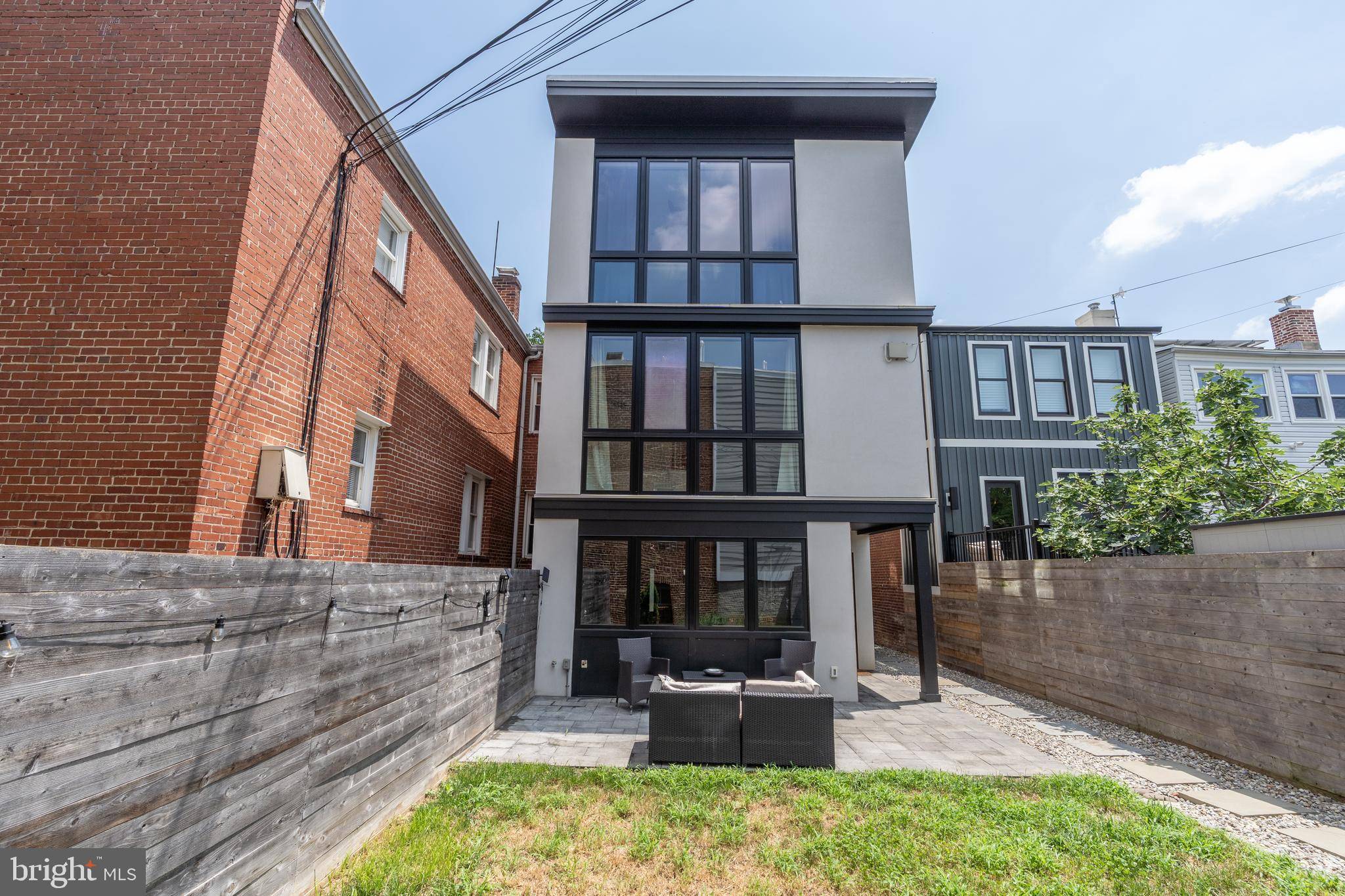 Washington, DC 20003,103 17TH ST SE