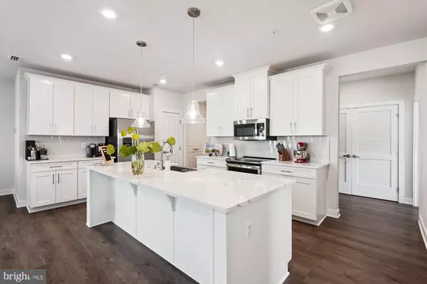 Herndon, VA 20171,12865 MOSAIC PARK WAY #3L