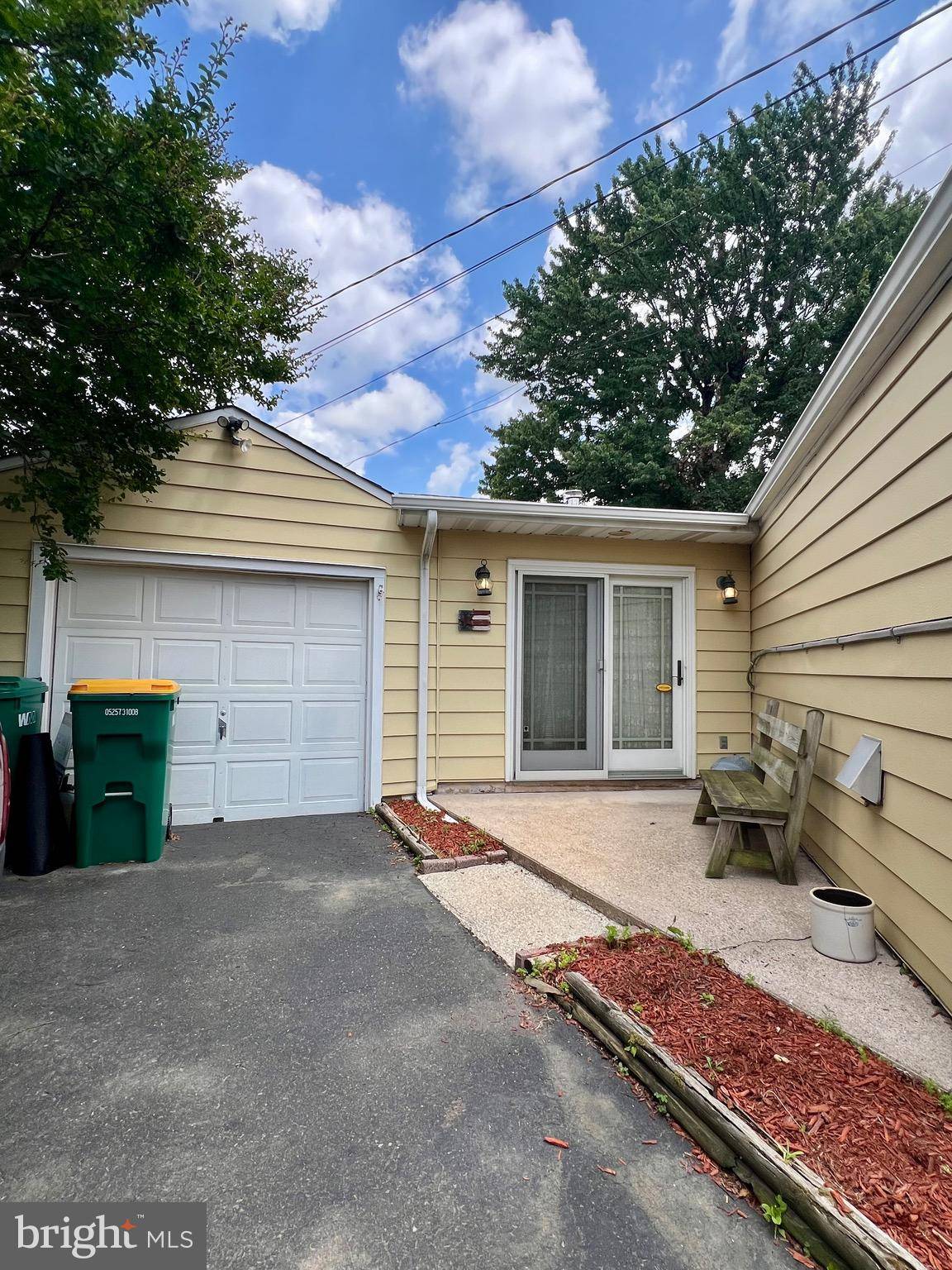 Fairless Hills, PA 19030,142 BEDFORD RD