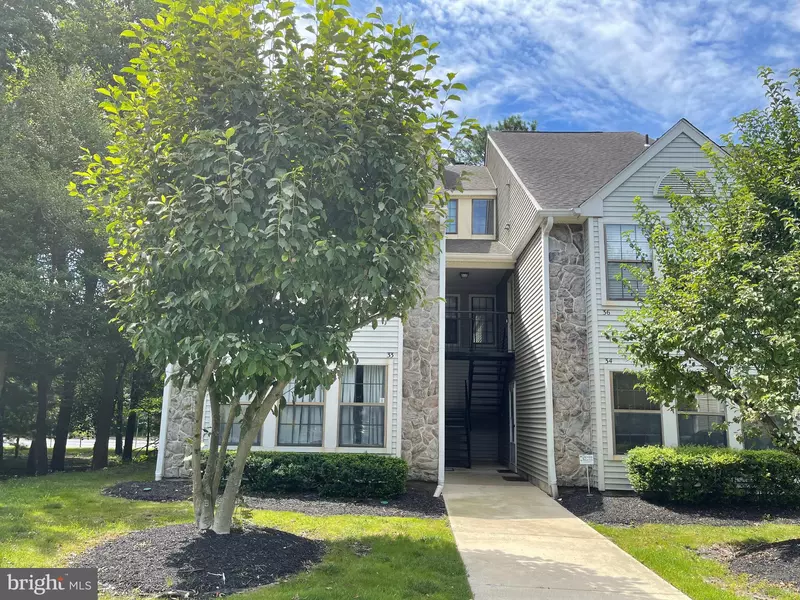 35 SUMMIT CT, Marlton, NJ 08053