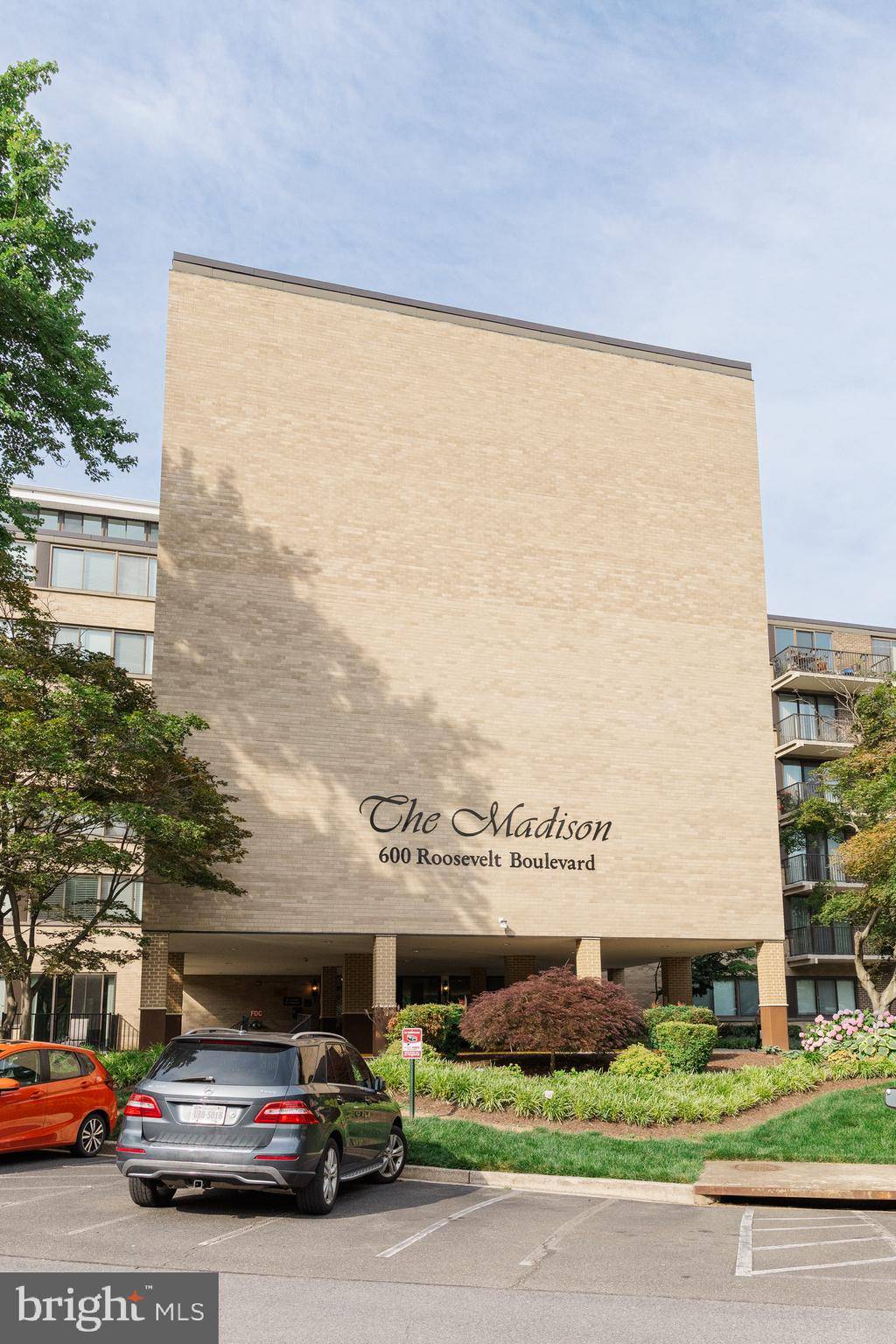 Falls Church, VA 22044,600 ROOSEVELT BLVD #211