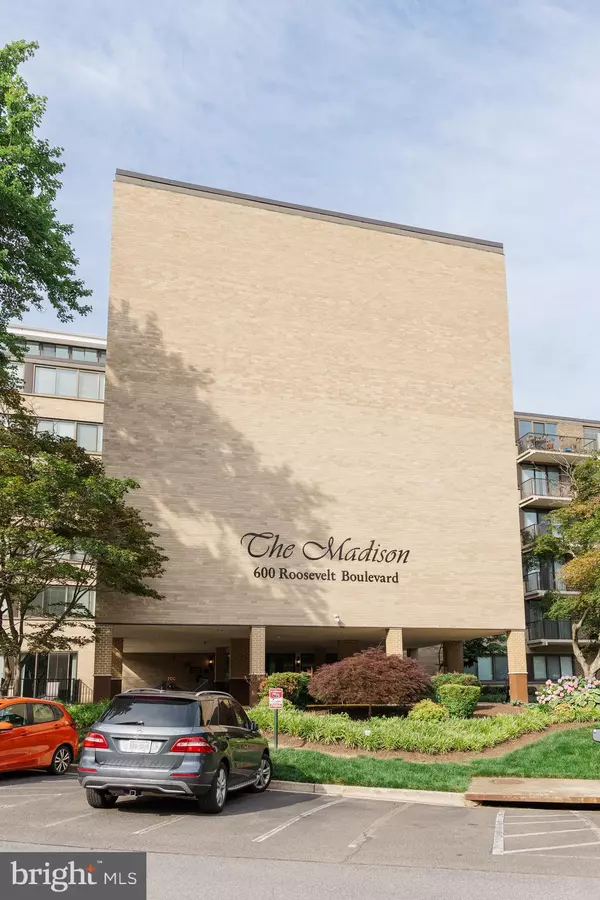 Falls Church, VA 22044,600 ROOSEVELT BLVD #211
