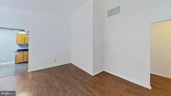 East Brunswick, NJ 08816,5 SUDBURY CT