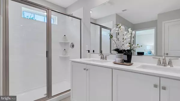 York, PA 17408,2005 PAPERBACK WAY