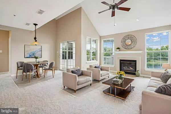 Chantilly, VA 20152,25280 LAKE SHORE SQ #303
