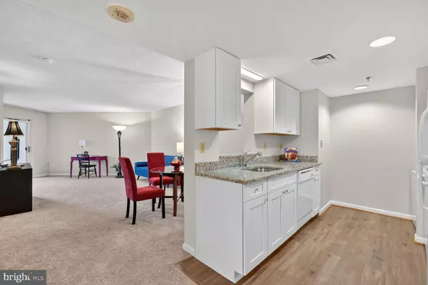 Arlington, VA 22203,900 N TAYLOR ST #1111