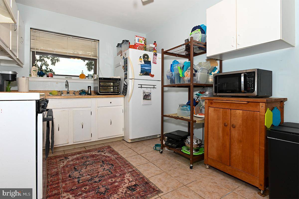 Millville, NJ 08332,908 LOUIS DR