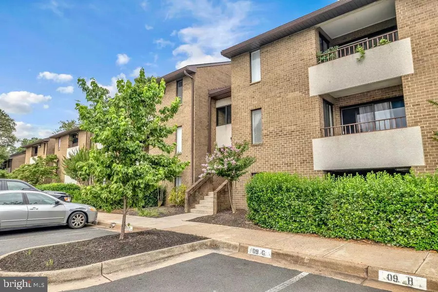 509 FLORIDA AVE #103, Herndon, VA 20170