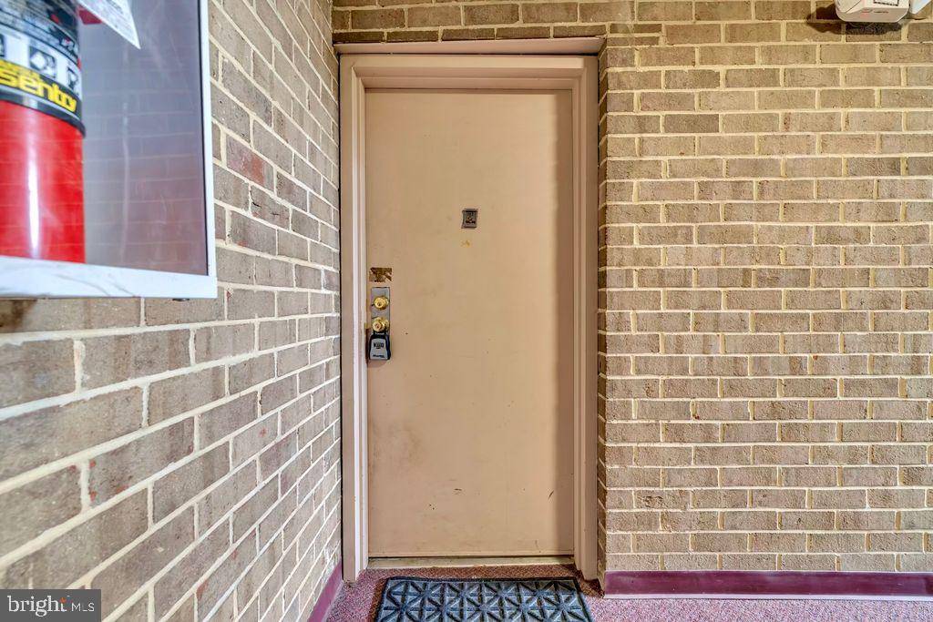 Herndon, VA 20170,509 FLORIDA AVE #103