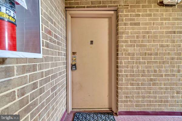 Herndon, VA 20170,509 FLORIDA AVE #103