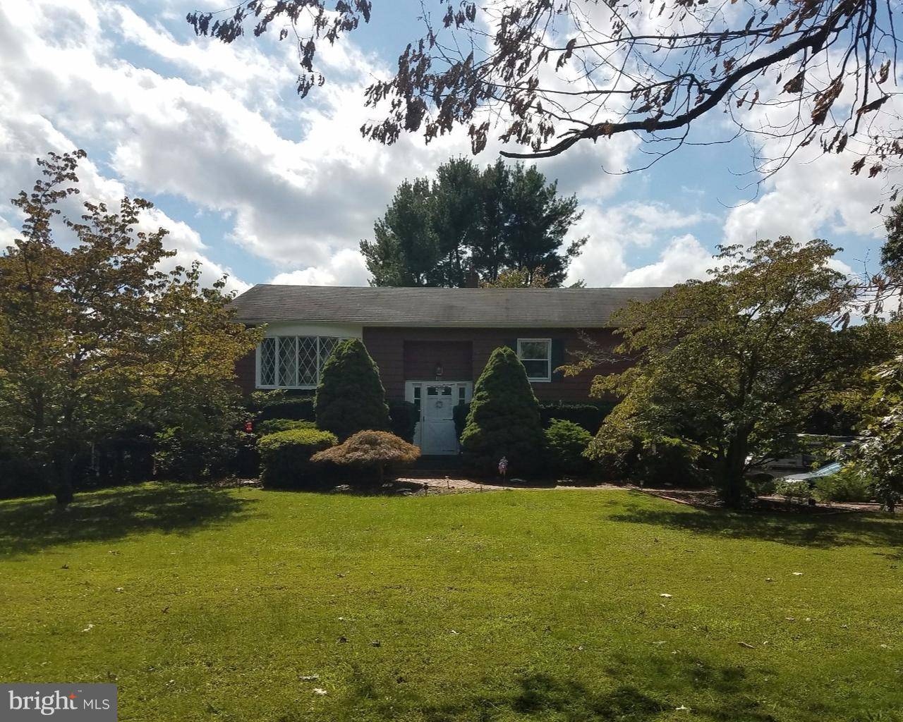 111 HOWARD WAY, Pennington, NJ 08534