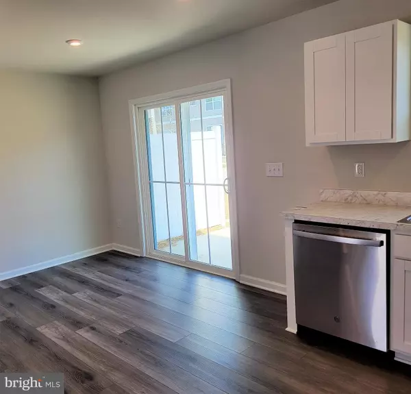 Clementon, NJ 08021,28 MULBERRY LN