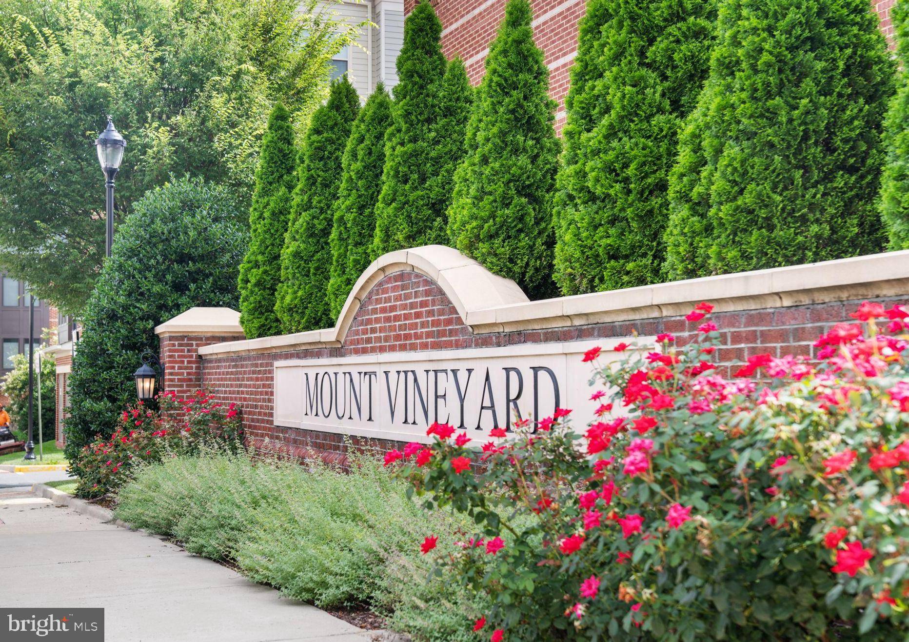 Fairfax, VA 22030,3989 NORTON PL #105
