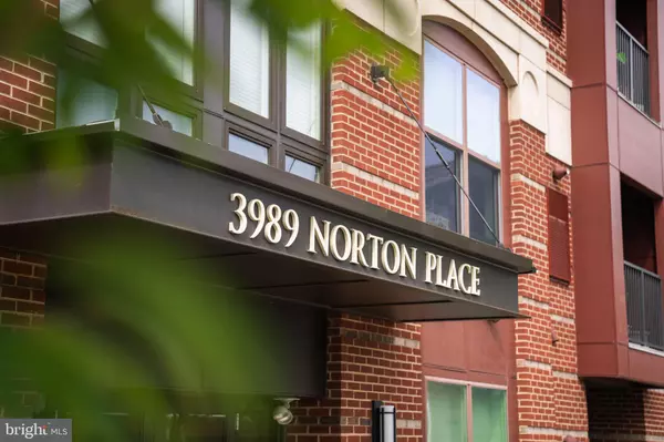 Fairfax, VA 22030,3989 NORTON PL #105